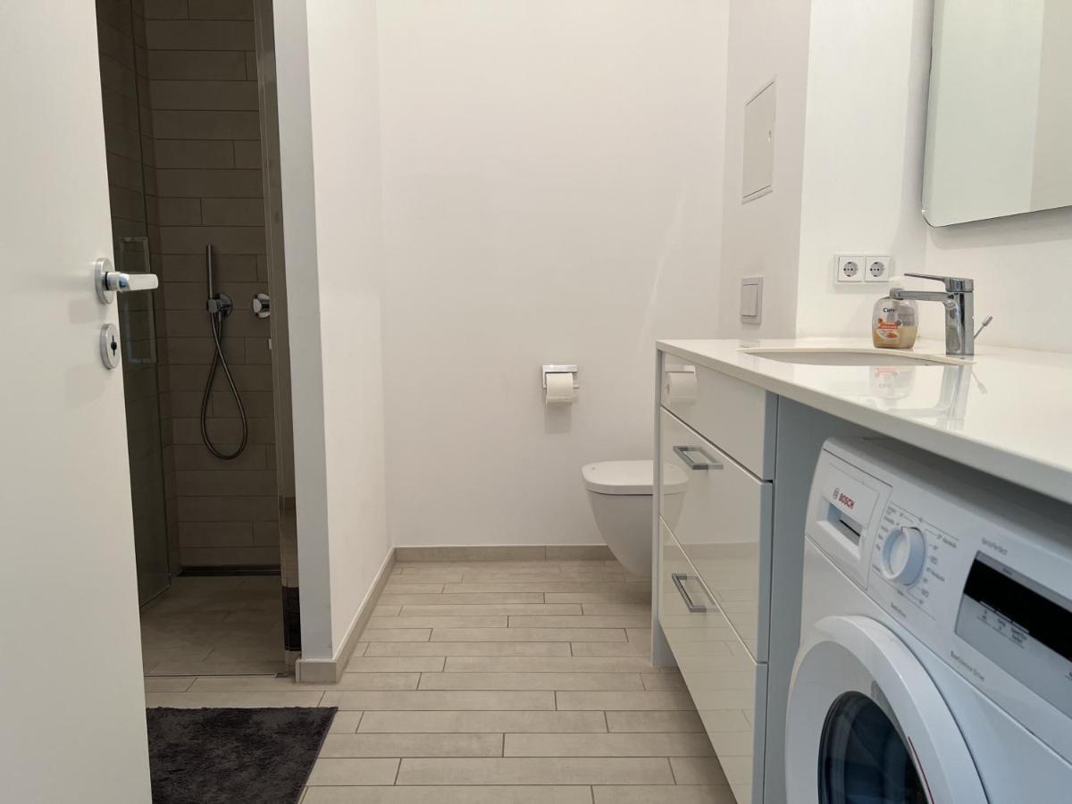 Luxury Waterfront Apartment ベルリン エクステリア 写真